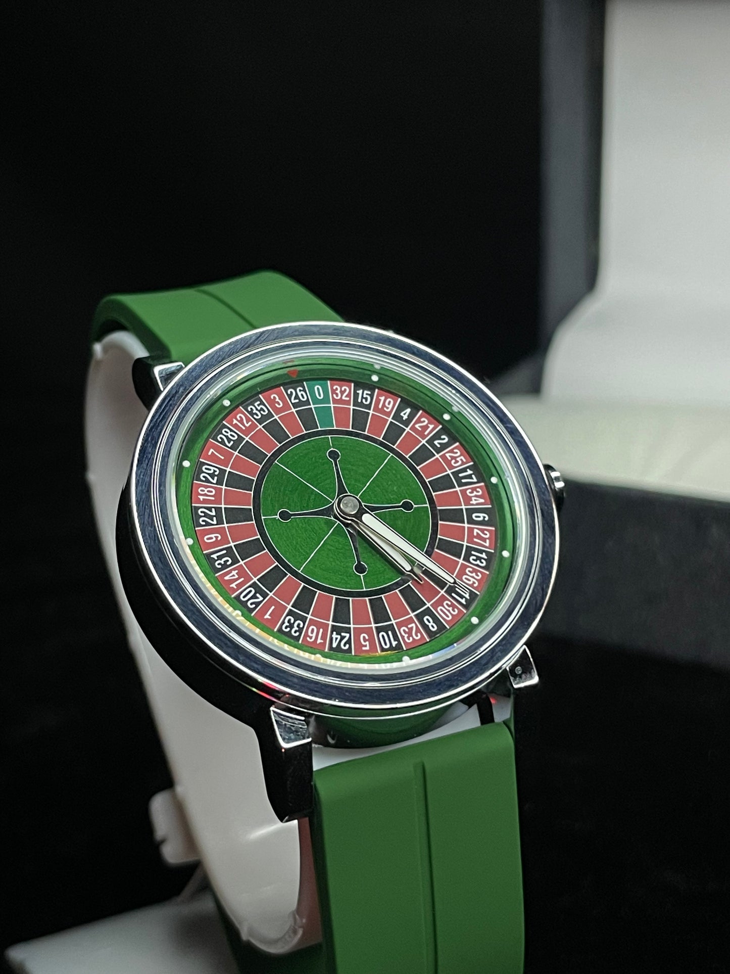 Roulette Wheel Novelty Watch (Green Dial on Green Rubber Strap