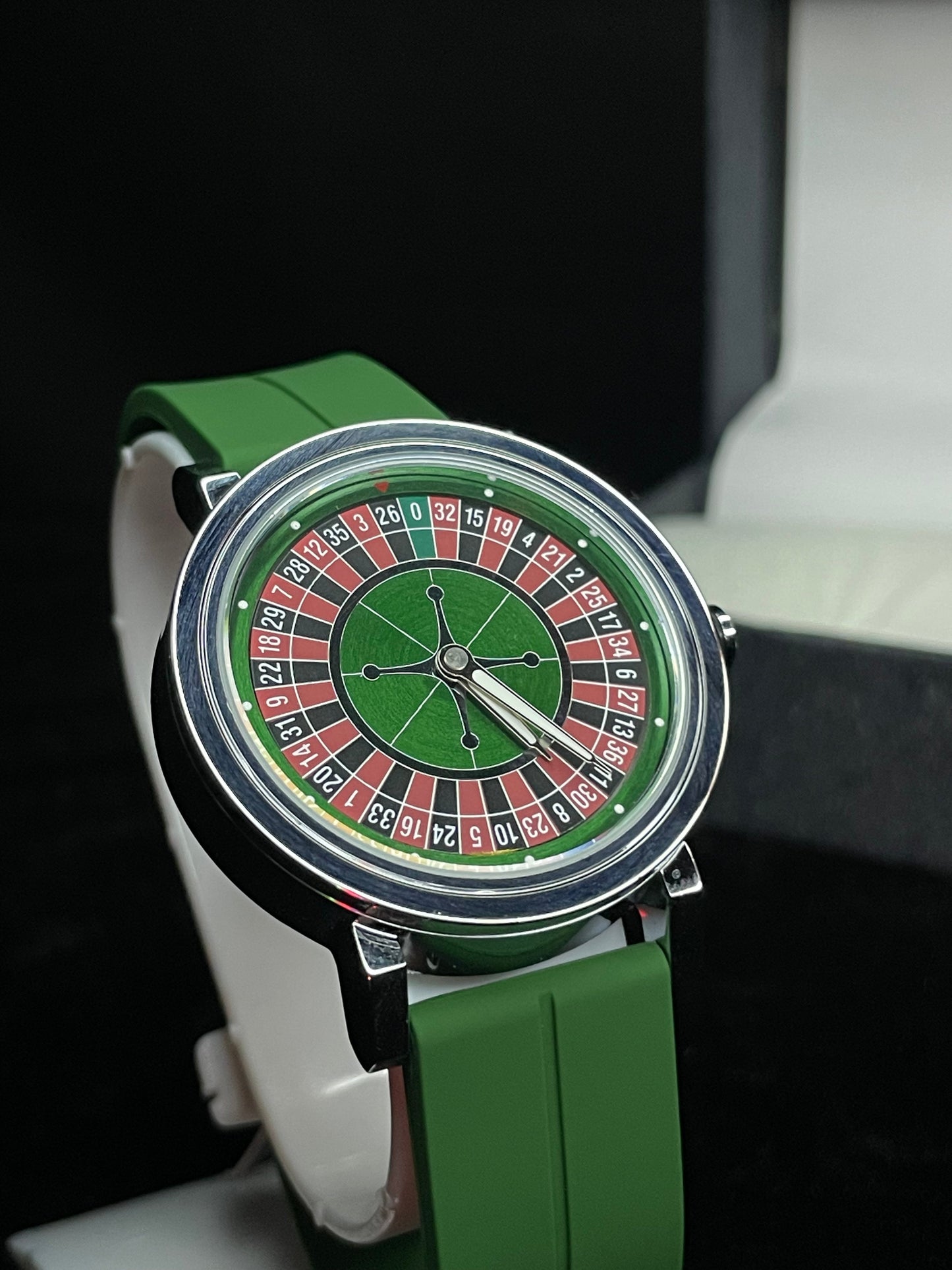Roulette Wheel Novelty Watch (Green Dial on Green Rubber Strap