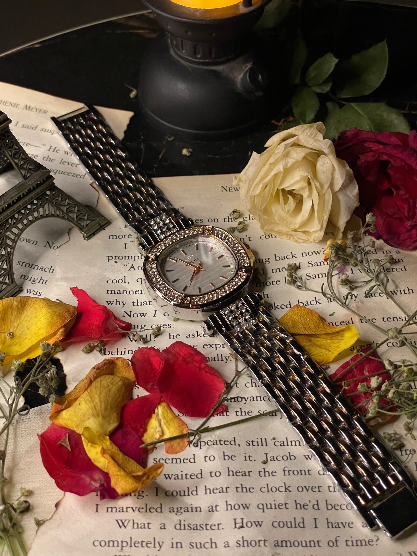 Gucci Diamond Dial - Chain Strap