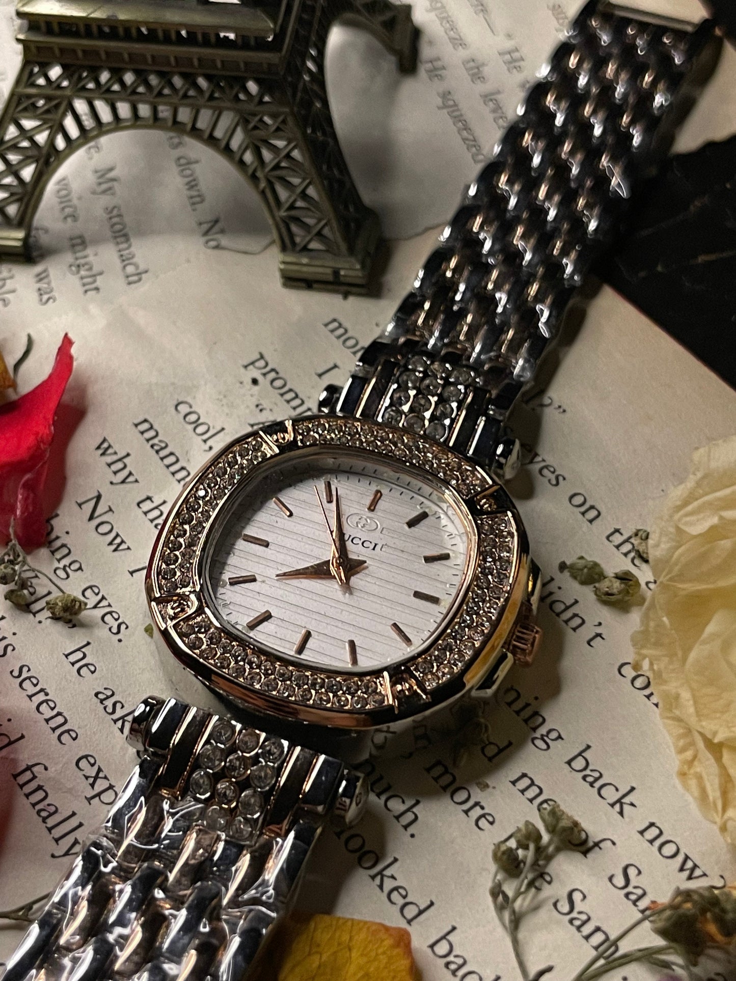 Gucci Diamond Dial - Chain Strap